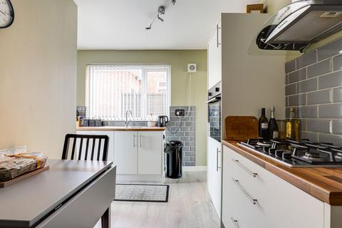 2 bedroom semi-detached house for sale, Thorneywood Mount, Nottingham NG3