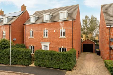 5 bedroom detached house for sale, Sturmer Road, Bedford MK41