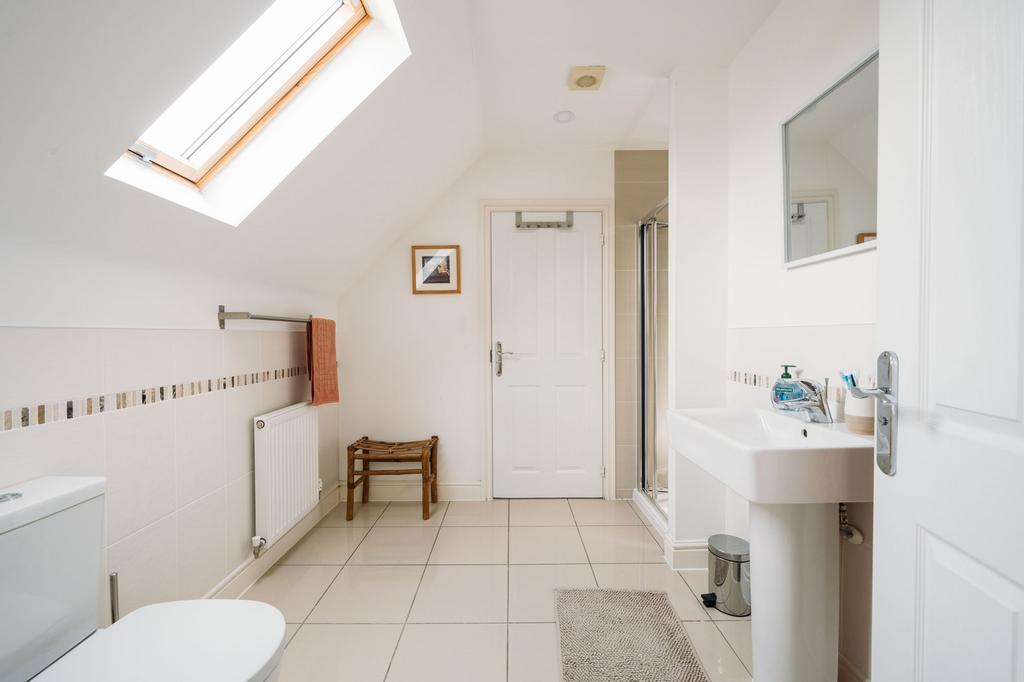 Jack and Jill En-Suite