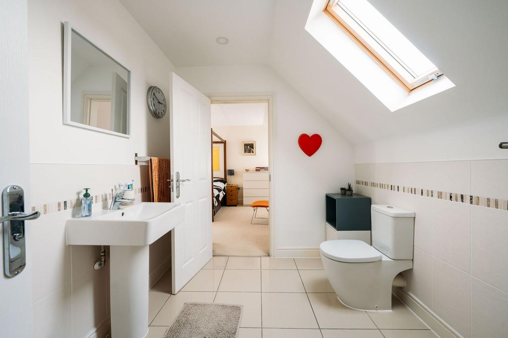 Jack and Jill En-Suite