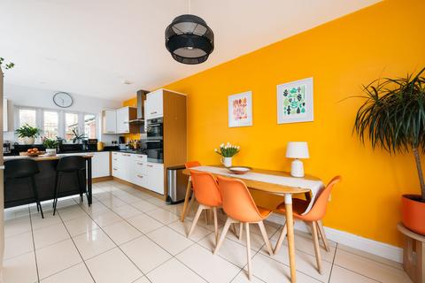 5 bedroom detached house for sale, Sturmer Road, Bedford MK41