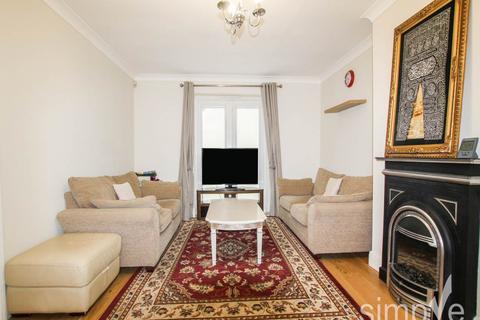 4 bedroom house to rent, Woodstock Drive , Ickenham ,