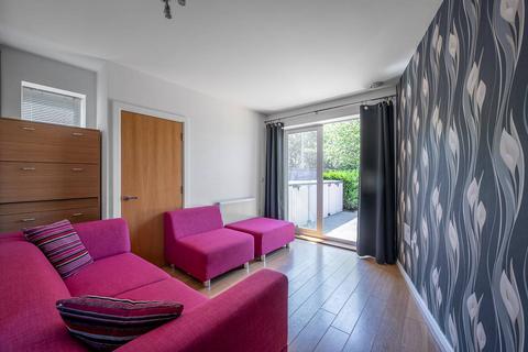 2 bedroom flat to rent, Norstead Place, Roehampton, London, SW15