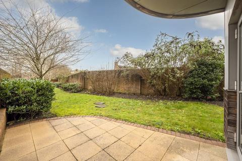 Norstead Place, Roehampton, London, SW15