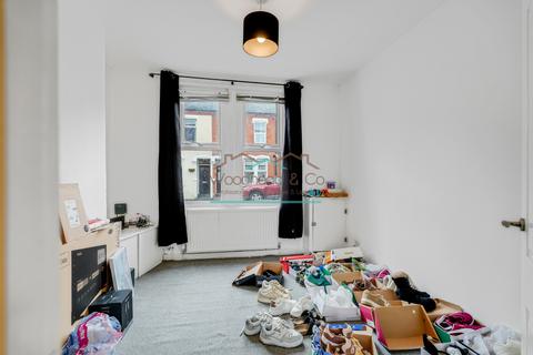 2 bedroom terraced house for sale, Clinton Road, Northampton, NN4 8LF
