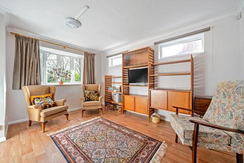 undefined, Bitterne Drive, Woking, GU21