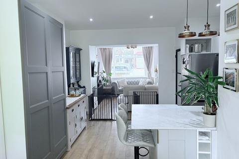 3 bedroom terraced house for sale, Stoneleigh Avenue, Worcester Park KT4