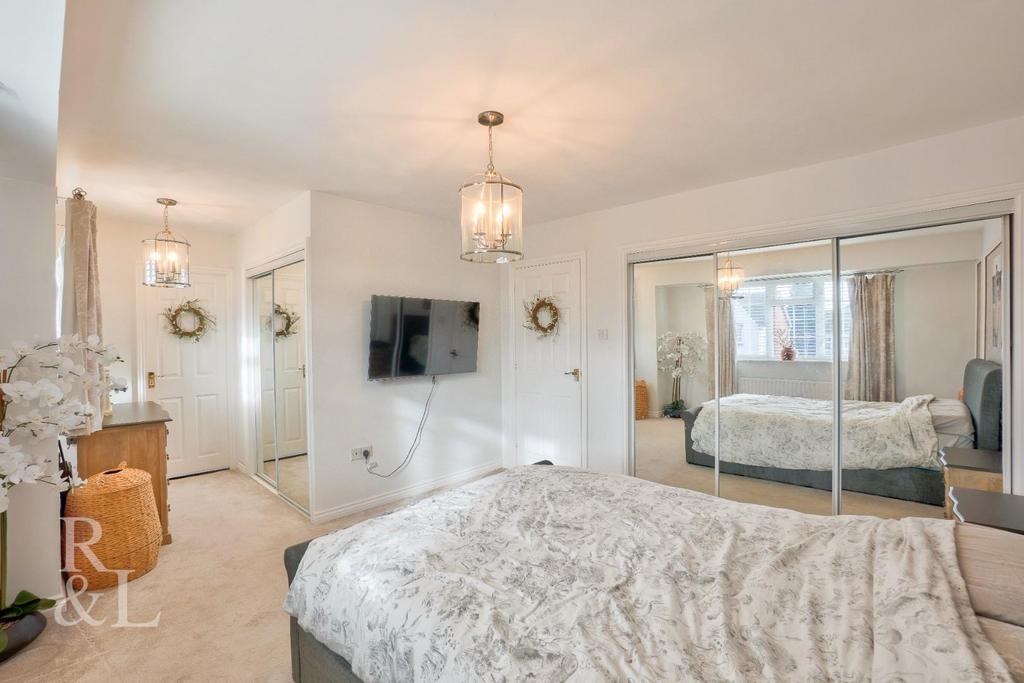 46 Orchard Way (12).jpg