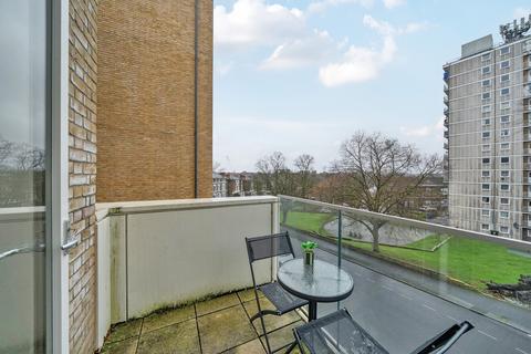 2 bedroom apartment for sale, Blessington Road, London, SE13