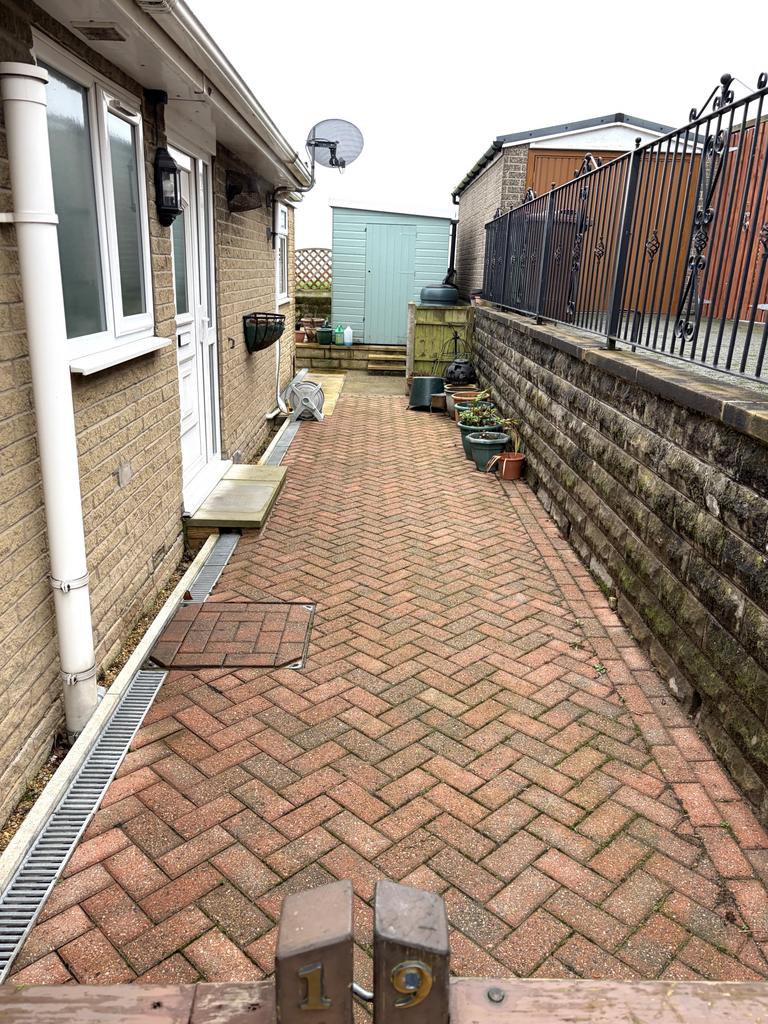 Drive way19 Highfield