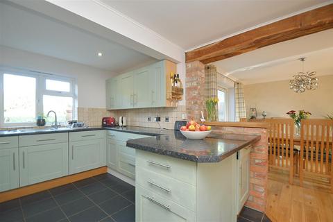 4 bedroom detached house for sale, IDEAL FAMILY HOME * APSE HEATH
