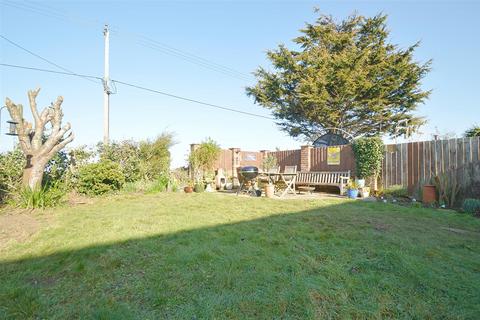 4 bedroom detached house for sale, IDEAL FAMILY HOME * APSE HEATH