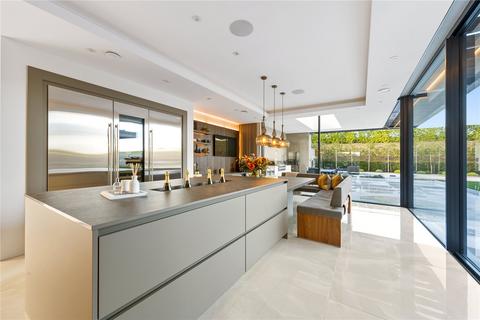 6 bedroom detached house for sale, Hilltop Farm, Briestfield Road, Briestfield, Dewsbury, West Yorkshire