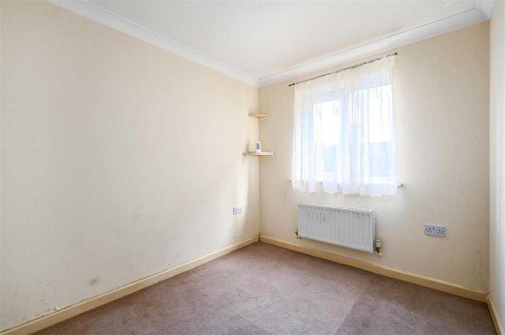 FLAT 2 - COLBERN COURT - TN402 EX - PHOTOS (7).jpg