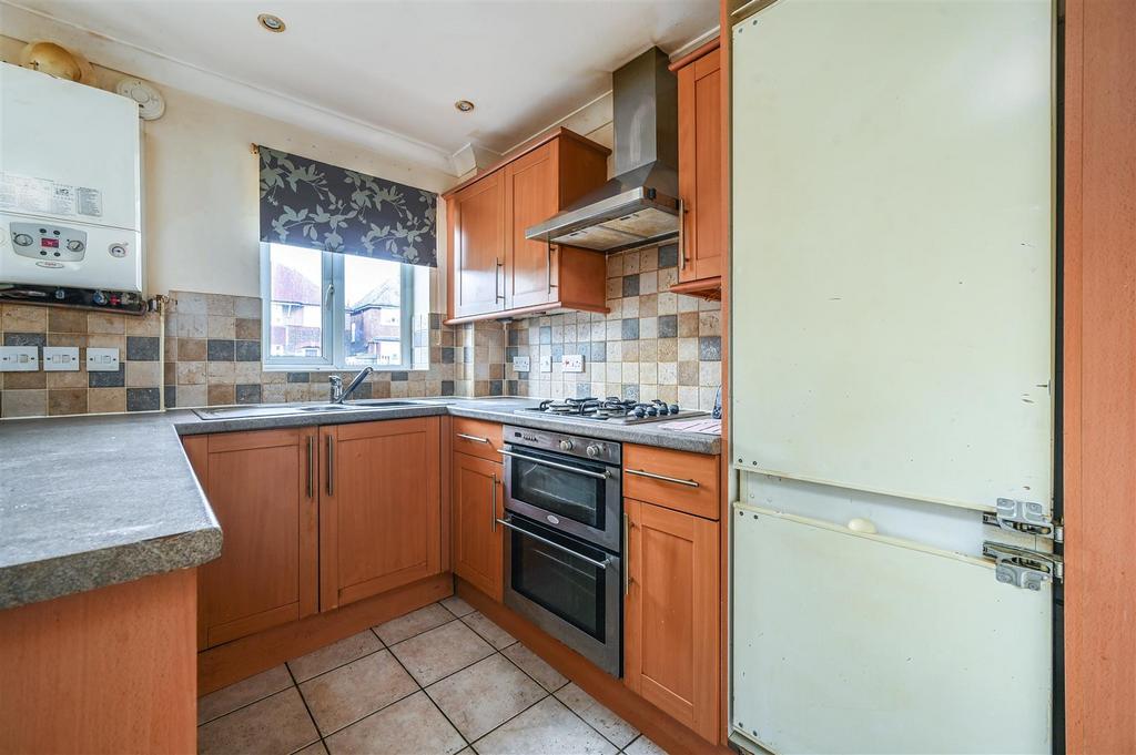 FLAT 2 - COLBERN COURT - TN402 EX - PHOTOS (9).jpg