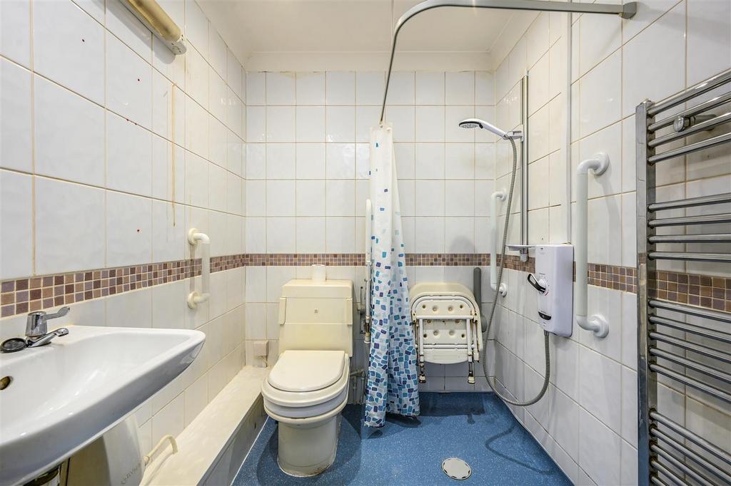 FLAT 2 - COLBERN COURT - TN402 EX - PHOTOS (12).jpg