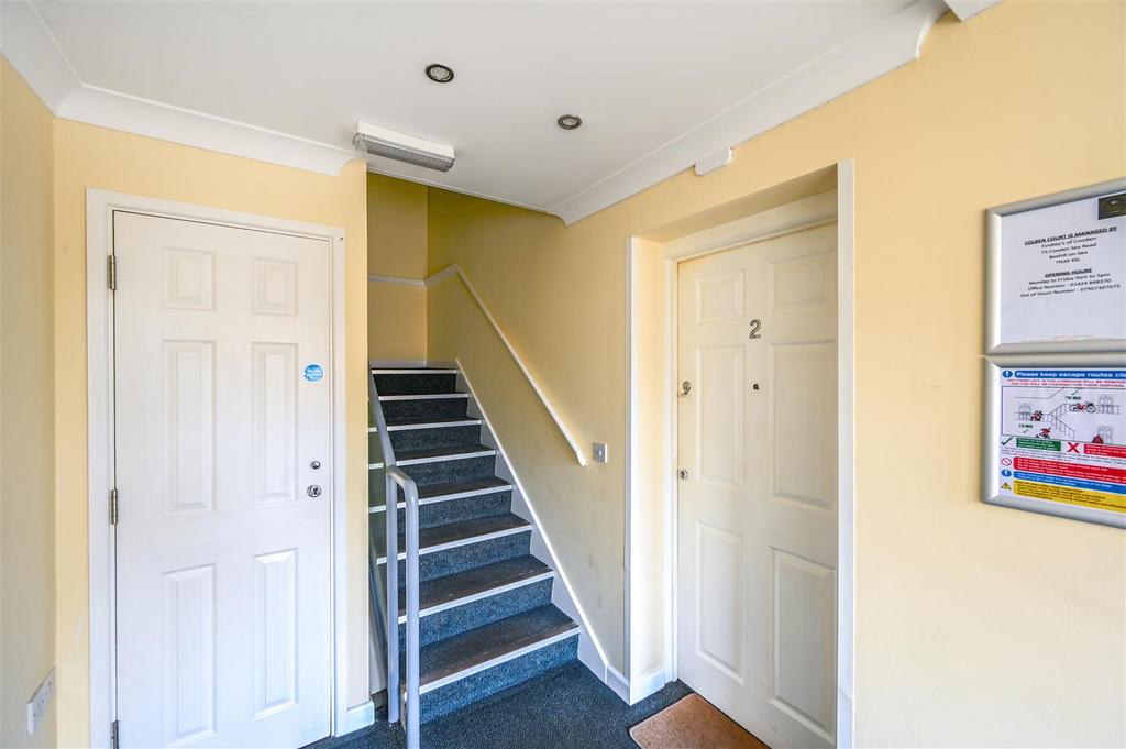 FLAT 2 - COLBERN COURT - TN402 EX - PHOTOS (13).jpg