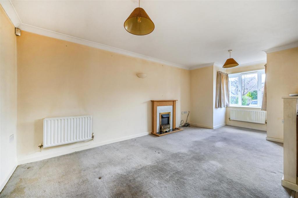 FLAT 2 - COLBERN COURT - TN402 EX - PHOTOS (5).jpg