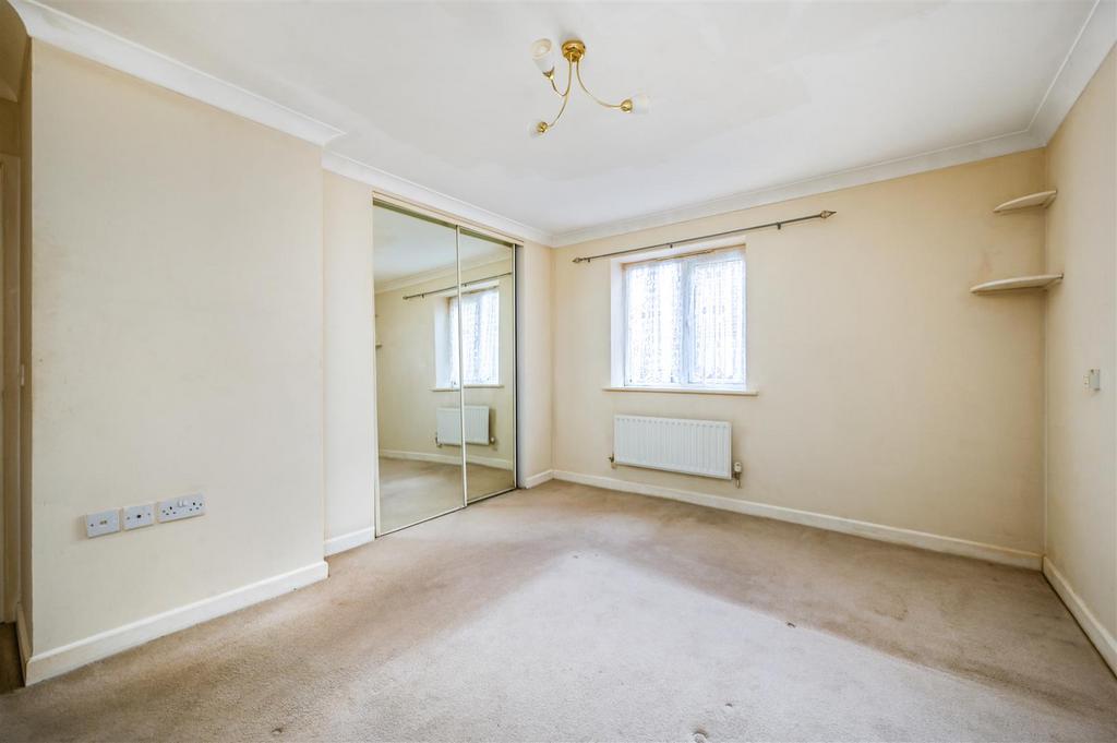 FLAT 2 - COLBERN COURT - TN402 EX - PHOTOS (6).jpg