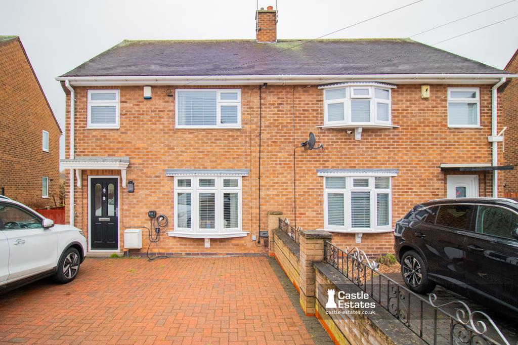 Three bedroom Semi-Detached house for sale