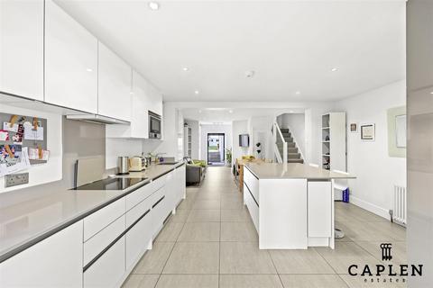 4 bedroom house for sale, High Road, Buckhurst Hill