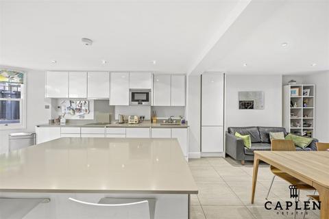 4 bedroom house for sale, High Road, Buckhurst Hill