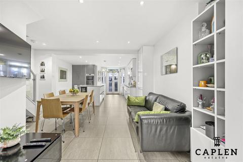 4 bedroom house for sale, High Road, Buckhurst Hill