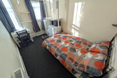 1 bedroom in a house share to rent, Raleigh Street, Nottingham NG7