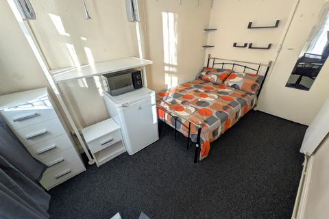 1 bedroom in a house share to rent, Raleigh Street, Nottingham NG7