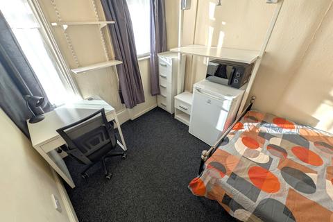 1 bedroom in a house share to rent, Raleigh Street, Nottingham NG7