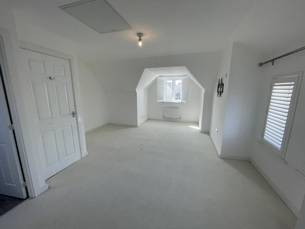Master Ensuite...JPG
