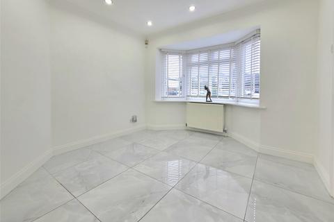 3 bedroom semi-detached house to rent, Winnipeg Drive, Orpington BR6