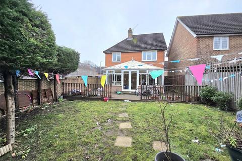3 bedroom semi-detached house to rent, Winnipeg Drive, Orpington BR6