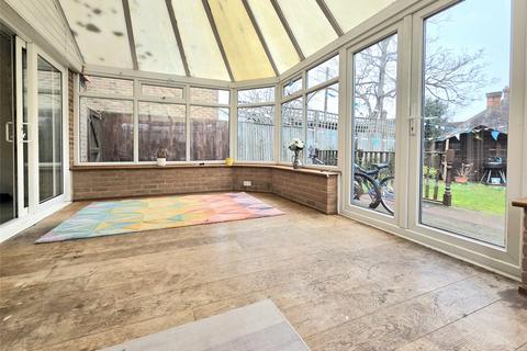 3 bedroom semi-detached house to rent, Winnipeg Drive, Orpington BR6
