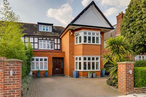 6 bedroom terraced house to rent, Hocroft Road, London, NW2