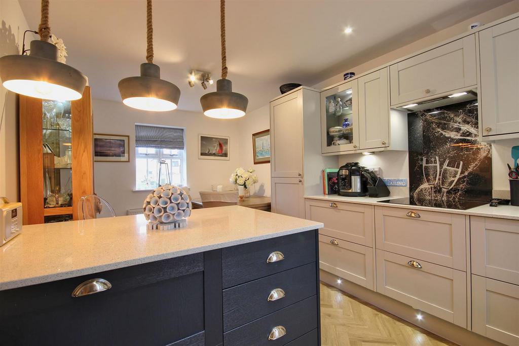 Dining kitchen