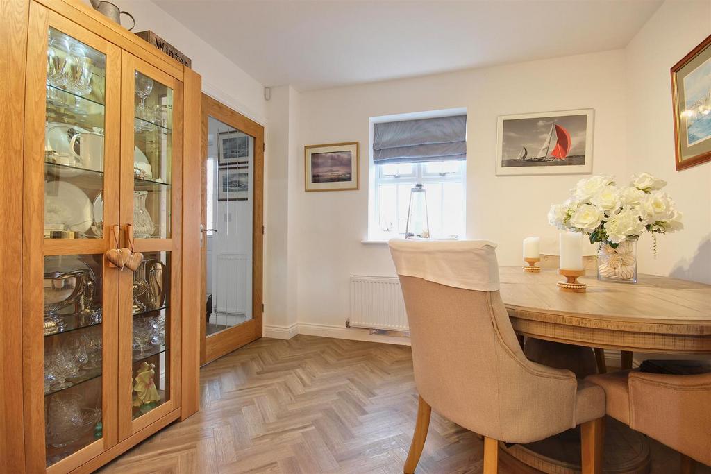 Dining kitchen