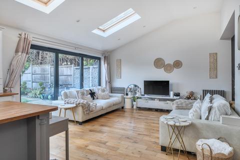 undefined, Woodstock Avenue, Sutton SM3