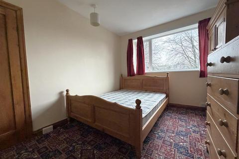 3 bedroom semi-detached house to rent, Stainbeck Road, Meanwood, Leeds