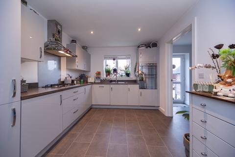4 bedroom detached house for sale, Highland Drive, Loughborough, LE11