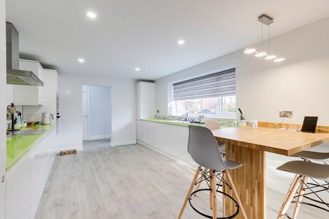 2 bedroom detached bungalow for sale, Broadway East, Nottingham NG4