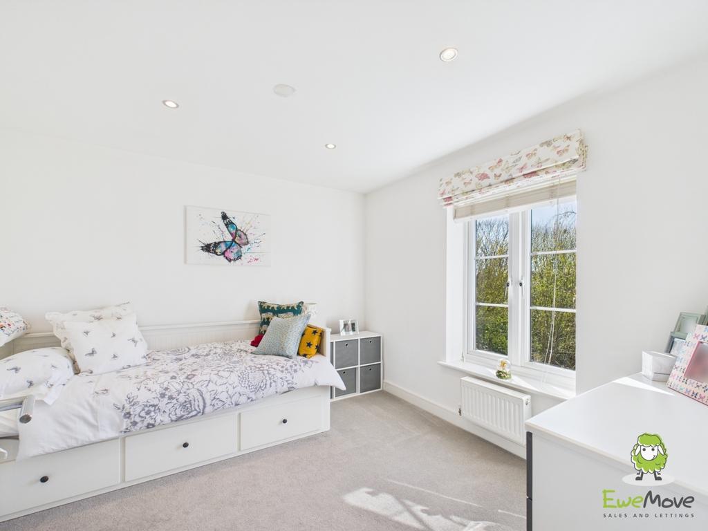 Ewe Move Basingstoke Estate Agents 10 Spire Close