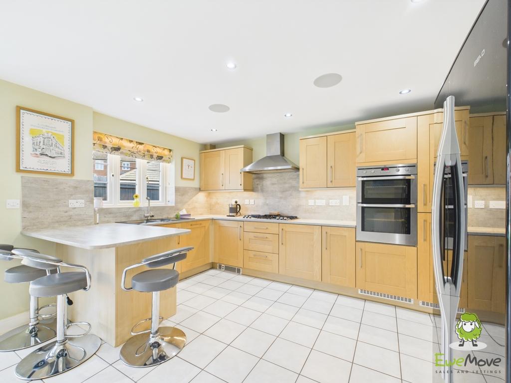 Ewe Move Basingstoke Estate Agents 10 Spire Close
