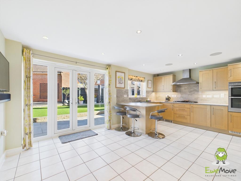 Ewe Move Basingstoke Estate Agents 10 Spire Close