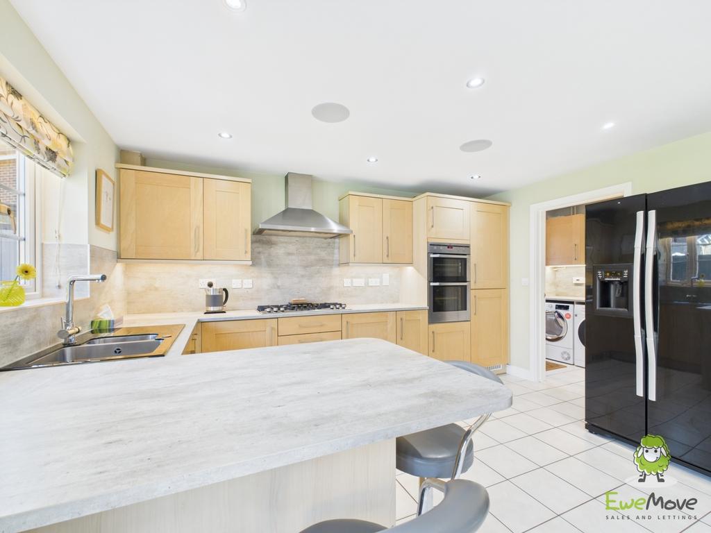 Ewe Move Basingstoke Estate Agents 10 Spire Close