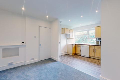 2 bedroom flat to rent, Staveley Gardens, London W4