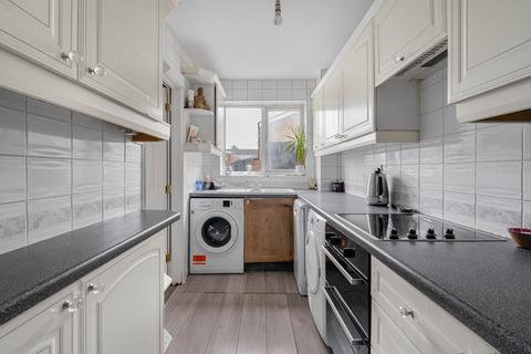 3 bedroom end of terrace house for sale, Falcon Way, Sunbury-on-Thames, Surrey, TW16