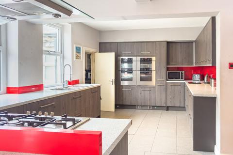 undefined, Bradford, Bradford BD12