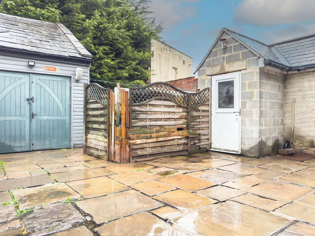 Rear stone flagged garden