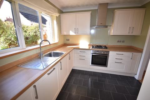 3 bedroom detached house to rent, Bristow Road, Cranwell, NG34
